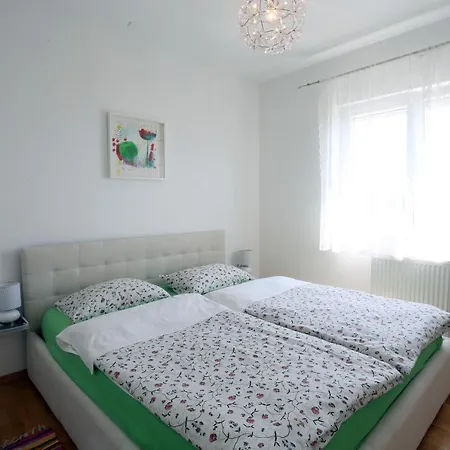 Apartment 7th Heaven *
